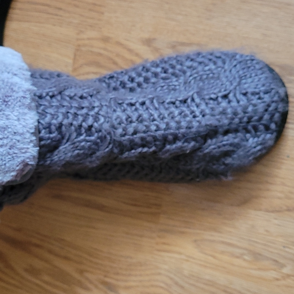 Slippers - Picture 3 of 6